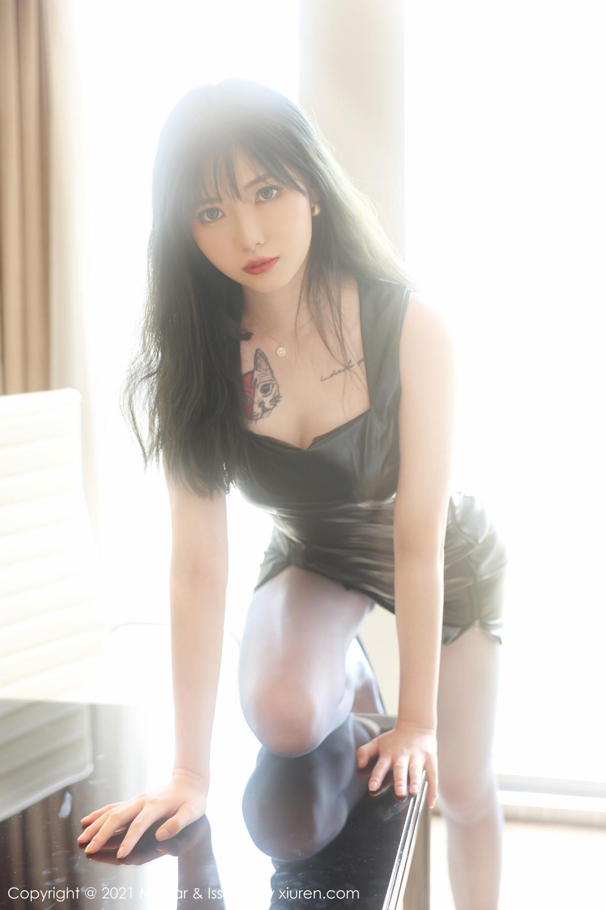 Arude Weiwei Private Charm Leather Skirt with Open-Crotch Gray Silk Stockings Ultimate Enchanting Photoshoot 44P 6