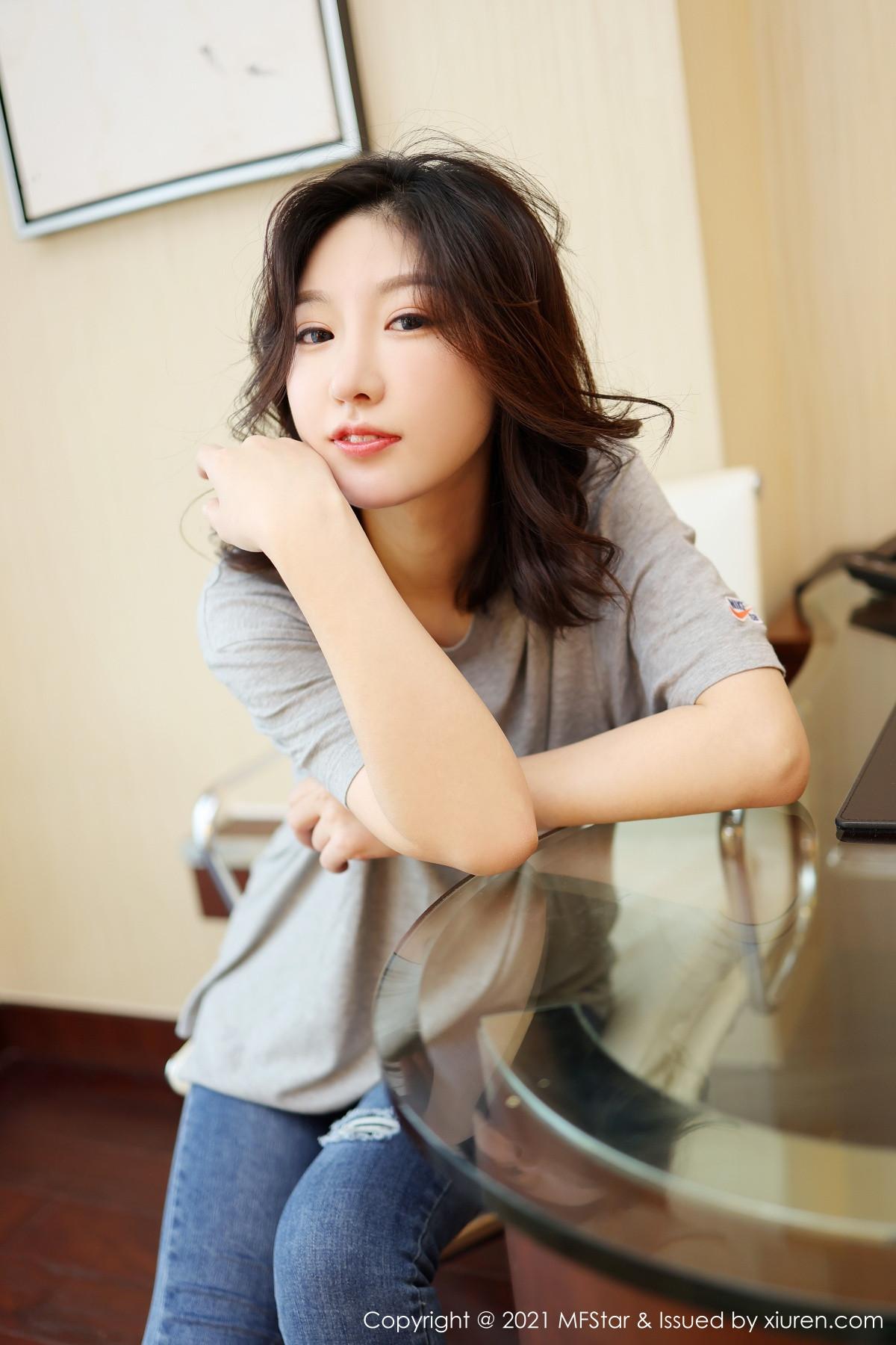 Human World Wild Candy Private Photoshoot Taking Off Tight Jeans Showing White Tender Perky Butt Alluring Superb Beauty Photo 62P 2