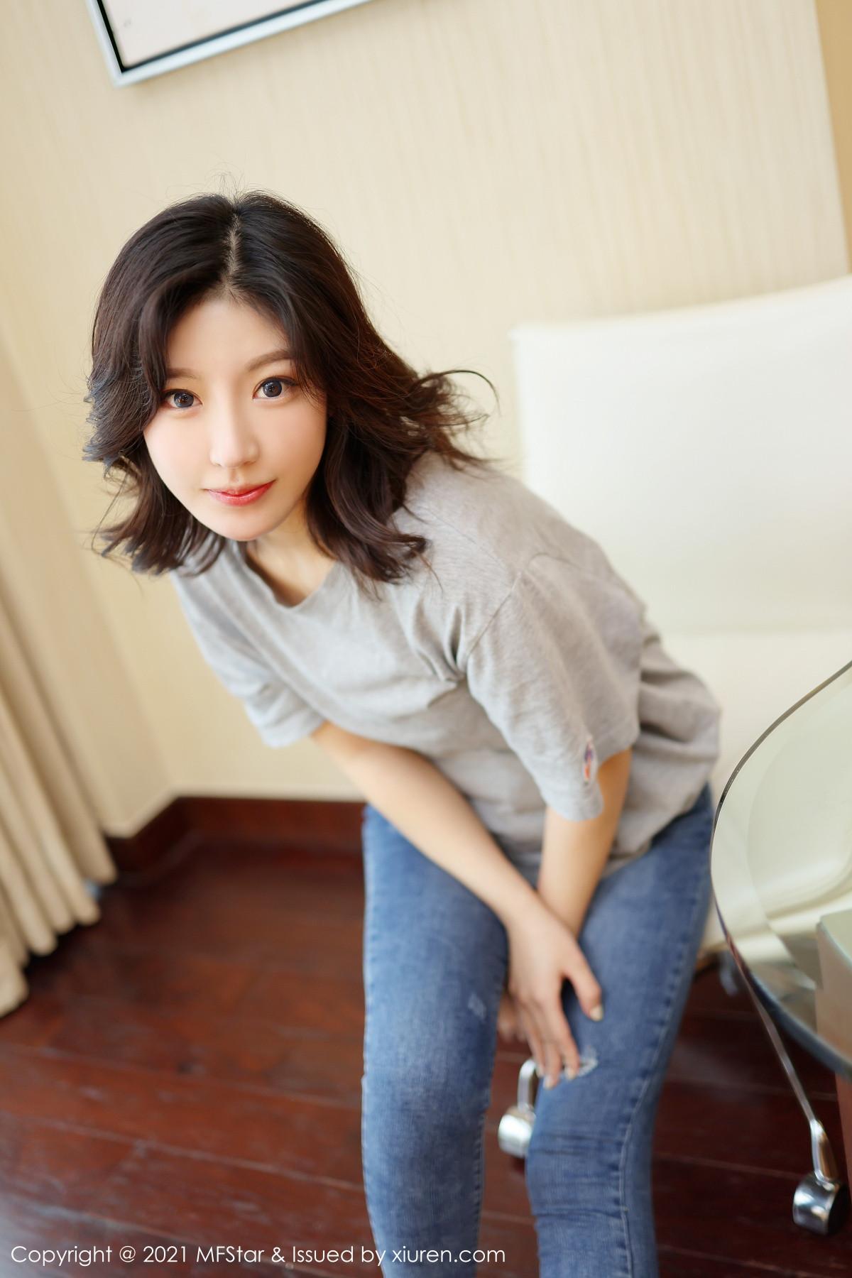 Human World Wild Candy Private Photoshoot Taking Off Tight Jeans Showing White Tender Perky Butt Alluring Superb Beauty Photo 62P 5