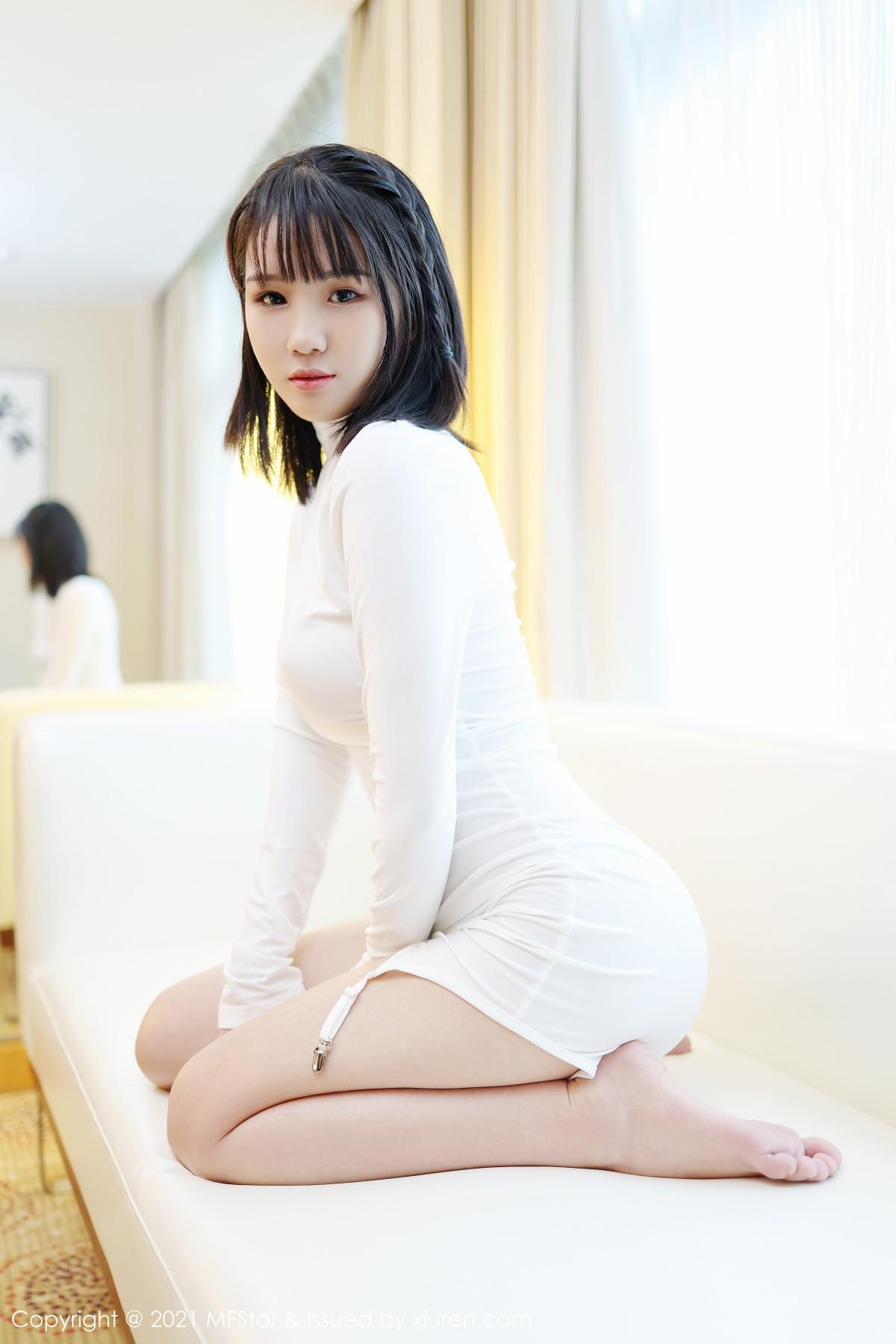 Guo Guo Ya's private sexy white outfit half-undressed black underwear gorgeous photo set 40P 8