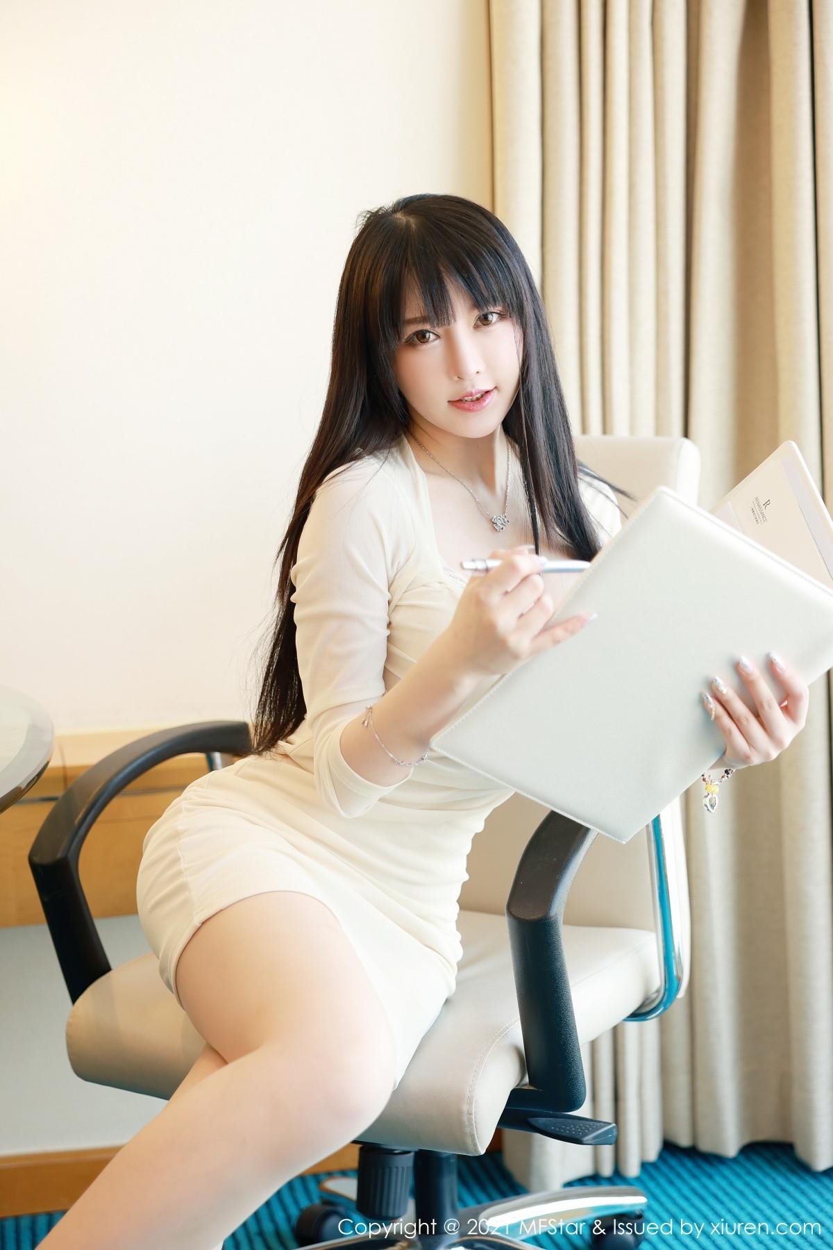 Yutu miki private collection deep V vivid short skirt revealing magnificent cleavage hot gorgeous photoshoot 56P 3