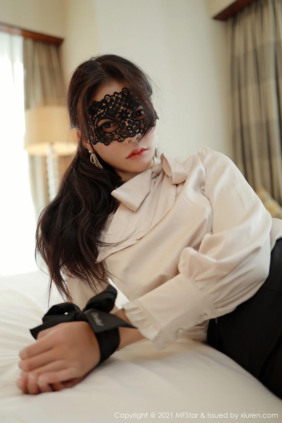 Nabimeng eyes and bondage themed sexy shirt paired with sheer stockings stunning photoshoot 59P 7
