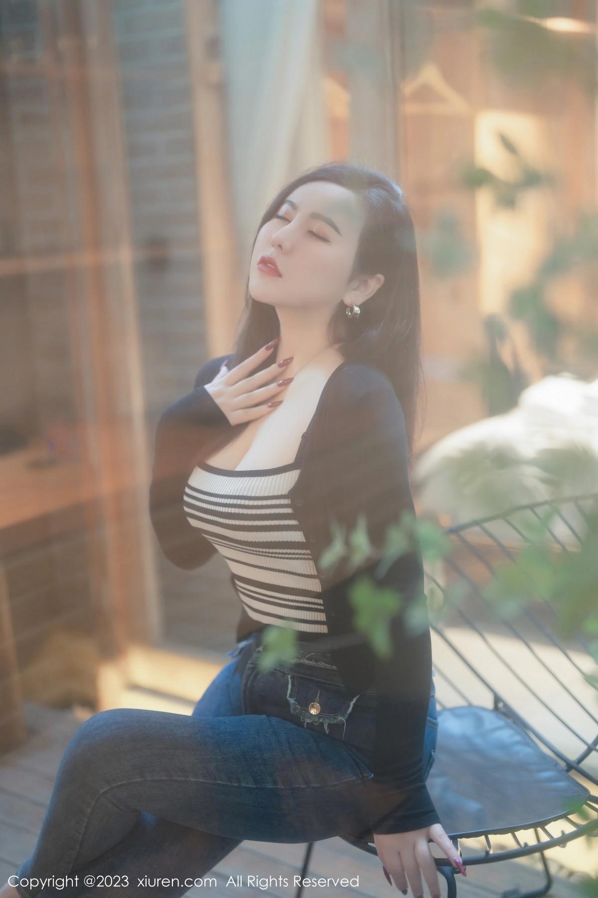 伊诺性感黑色高叉连体内衣配黑丝袜秀丰胸肥臀撩人绝美写真61P 7