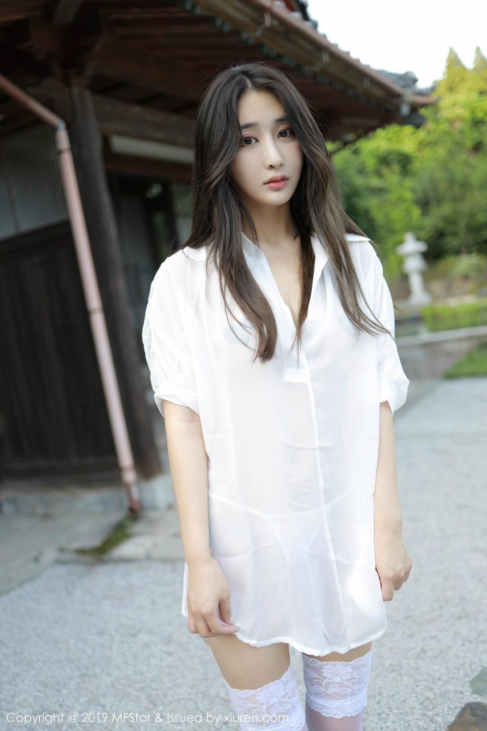 Betty Lin Zixin Japan travel photoshoot outdoor white shirt with lace stockings exquisite photo set 53P 3