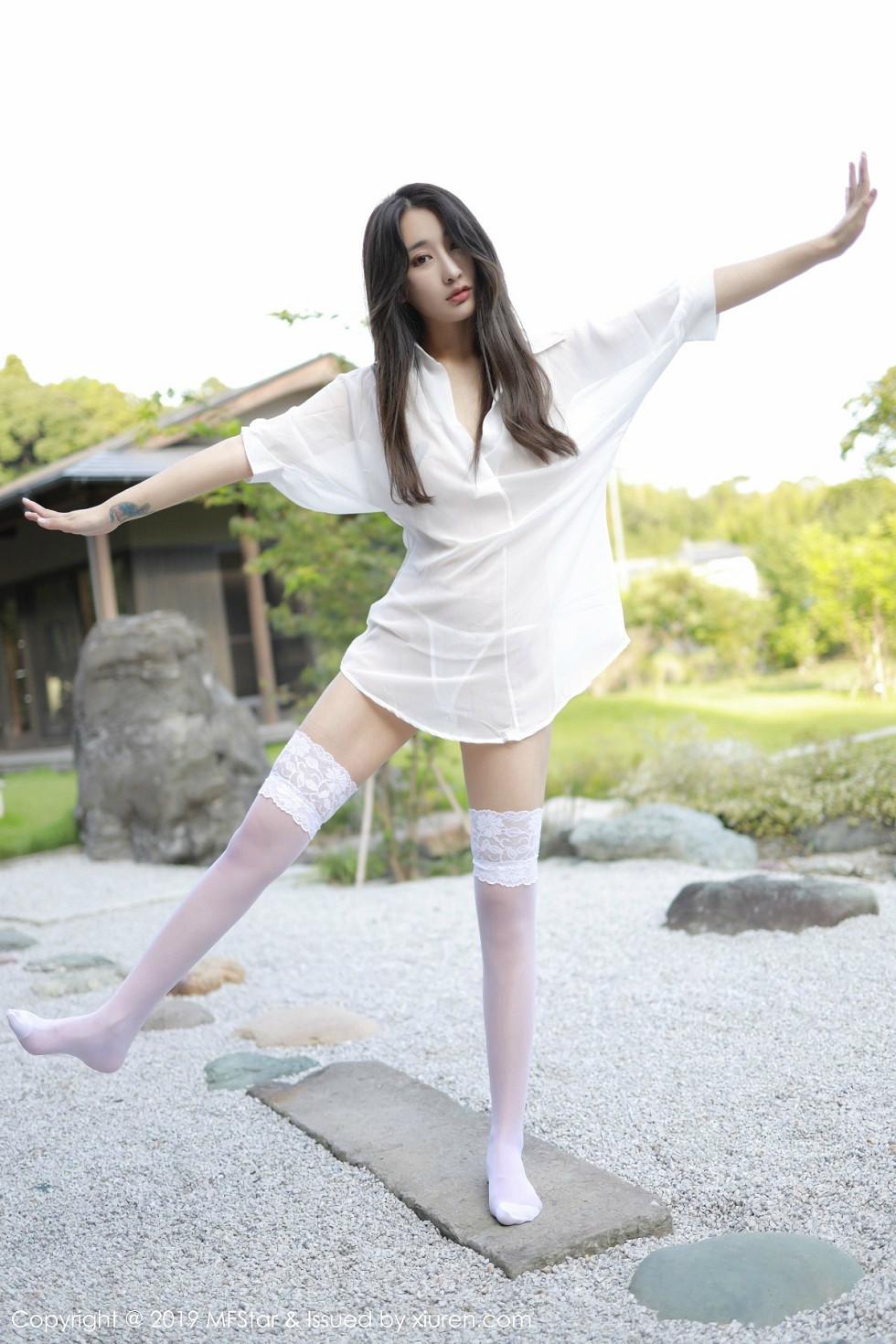 Betty Lin Zixin Japan travel photoshoot outdoor white shirt with lace stockings exquisite photo set 53P 4