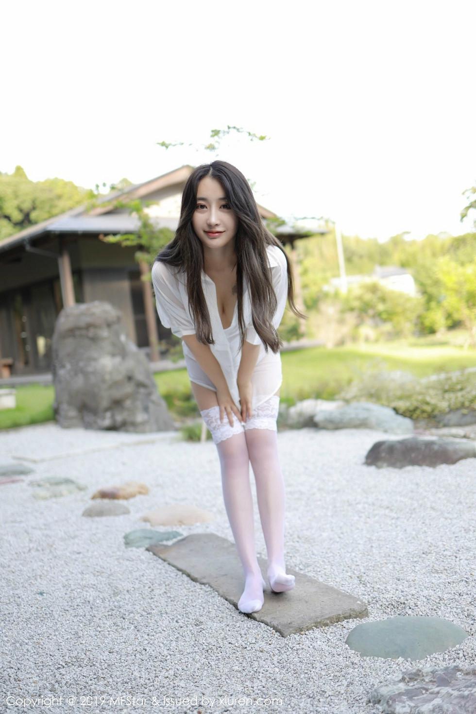 Betty Lin Zixin Japan travel photoshoot outdoor white shirt with lace stockings exquisite photo set 53P 5