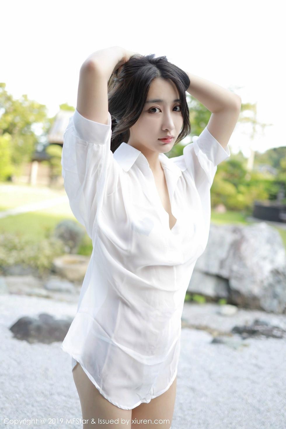 Betty Lin Zixin Japan travel photoshoot outdoor white shirt with lace stockings exquisite photo set 53P 8