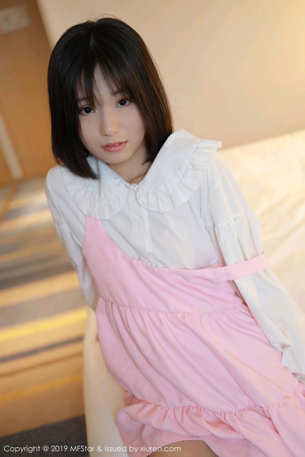 Kurae Yuka taking off sexy white shirt on bed at home explicit full nude hot exquisite photo set 66P 6
