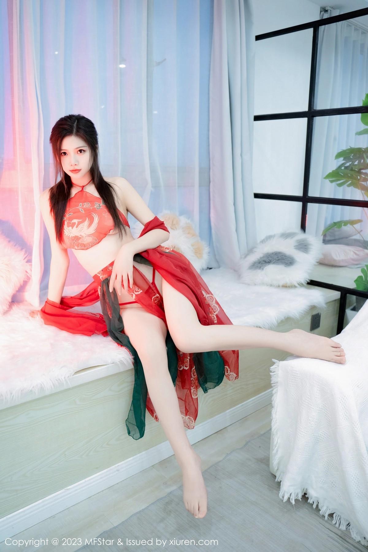 星萌私房性感红色古装服饰半脱秀火辣身材白嫩绝美写真60P 6